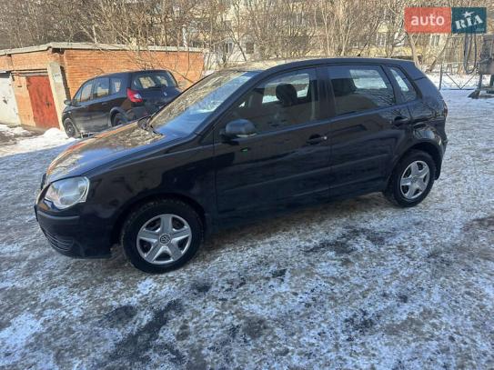 Volkswagen Polo                            2008г. в рассрочку