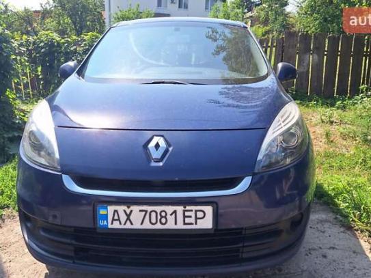 Renault Megane scenic
                   2012г. в рассрочку