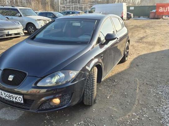 Seat Leon                            2011г. в рассрочку