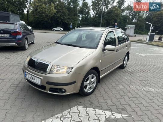 Skoda Fabia
                           2006г. в рассрочку