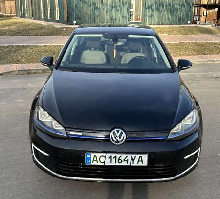 Volkswagen E-golf                          2015г. в рассрочку