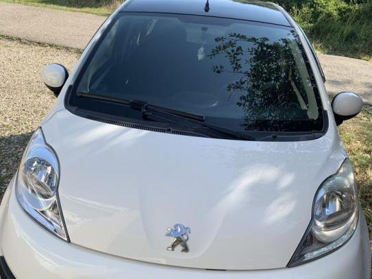 Peugeot 107                             2012г. в рассрочку