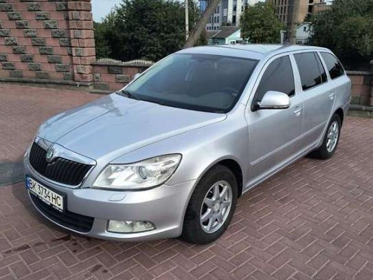 Skoda Octavia 2011г. в рассрочку