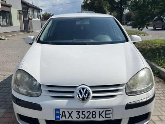 Volkswagen Golf 2004р. у розстрочку