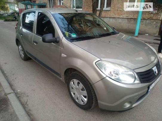 Dacia Sandero 2009г. в рассрочку