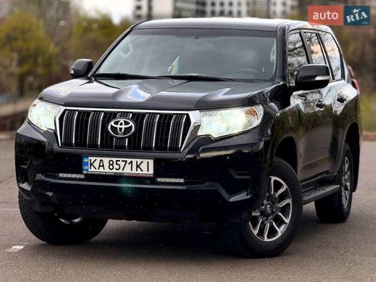 Toyota Land cruiser prado
              2022г. в рассрочку