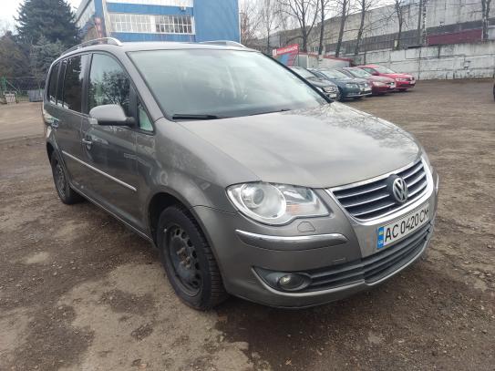 Volkswagen Touran                          2008г. в рассрочку