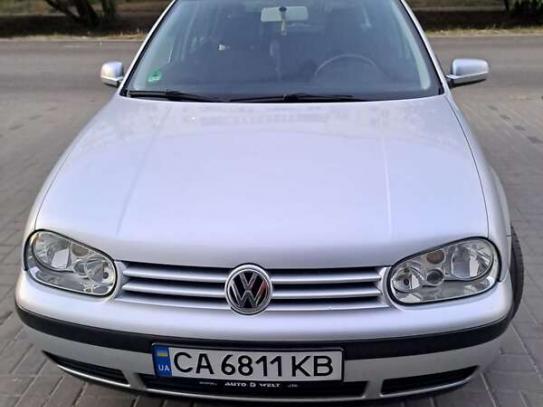 Volkswagen Golf 2000р. у розстрочку