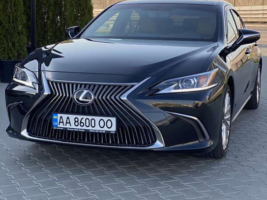 Lexus Es 2019р. у розстрочку