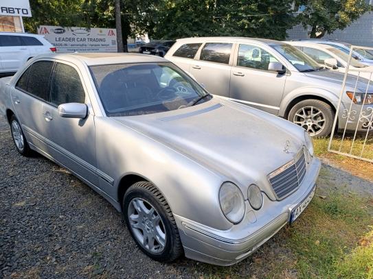 Mercedes-benz E 280 2000р. у розстрочку