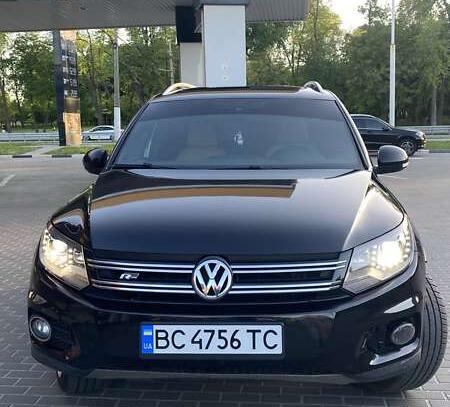 Volkswagen Tiguan 2014р. у розстрочку