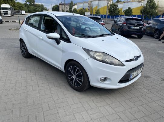 Ford Fiesta                          2011г. в рассрочку