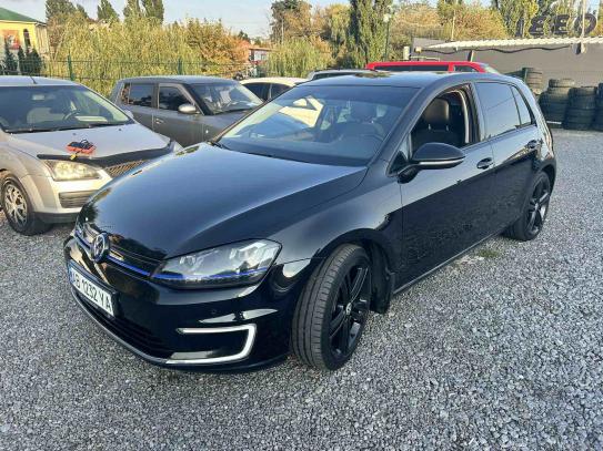 Volkswagen Golf 2015р. у розстрочку