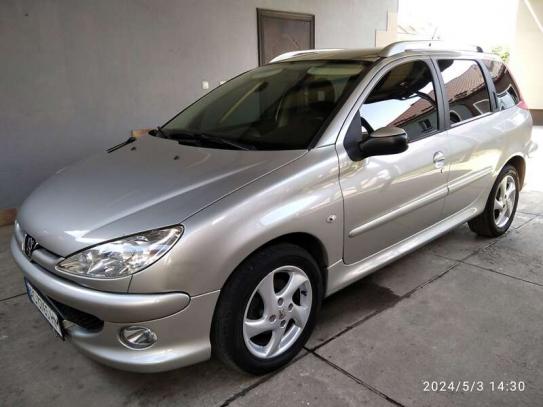 Peugeot 206 2006р. у розстрочку