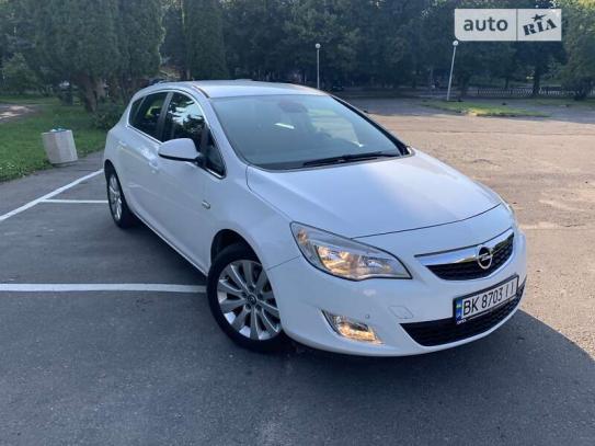 Opel Astra 2010р. у розстрочку