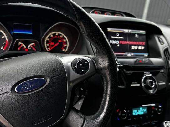 Ford Focus 2015р. у розстрочку