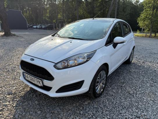 Ford Fiesta                          2016г. в рассрочку
