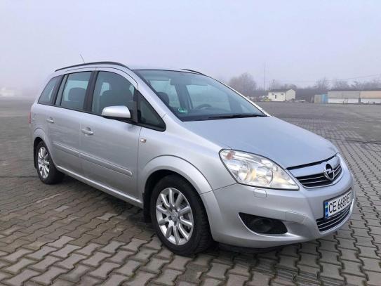 Opel Zafira 2008г. в рассрочку