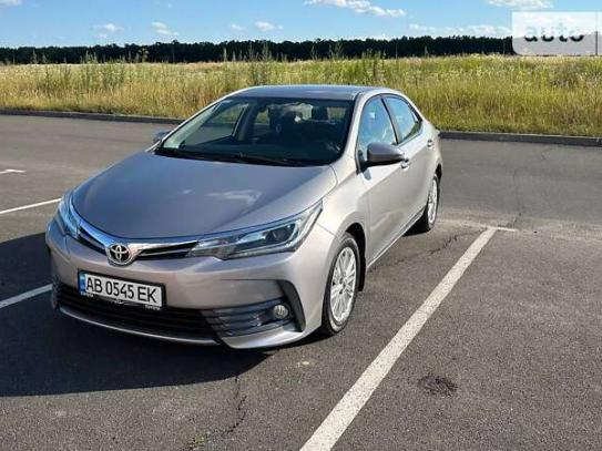 Toyota Corolla 2017р. у розстрочку