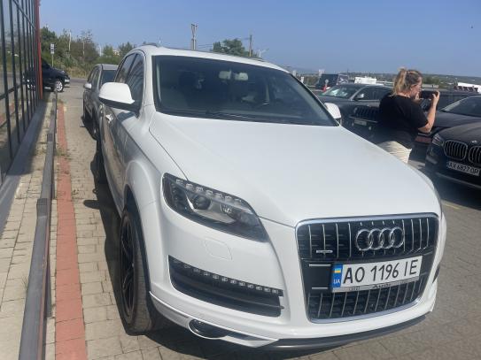 Audi Q7 2014г. в рассрочку