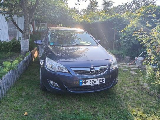 Opel Astra
                           2011г. в рассрочку