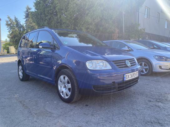 Volkswagen Touran
                          2003г. в рассрочку