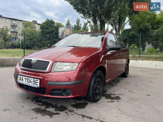Skoda Fabia                           2004г. в рассрочку