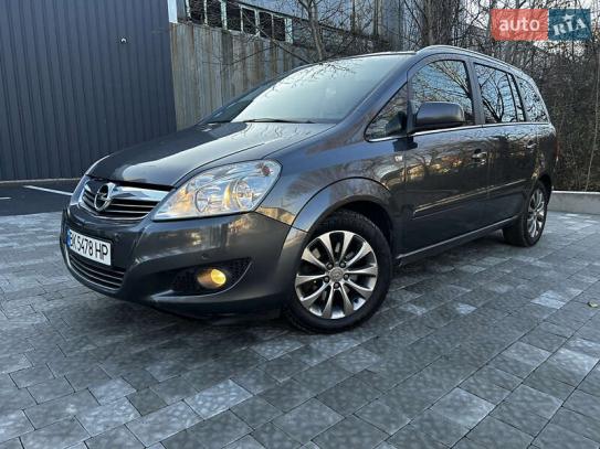 Opel Zafira                          2011г. в рассрочку