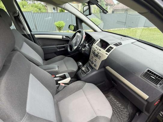 Opel Zafira 2008г. в рассрочку