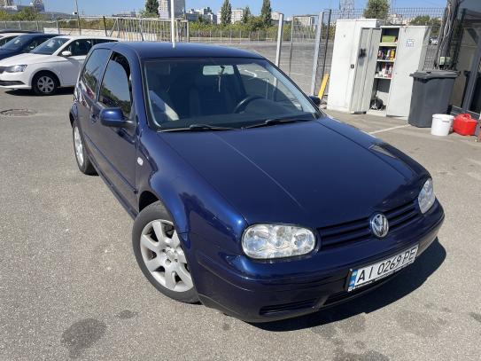 Volkswagen Golf 2000р. у розстрочку