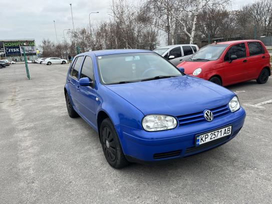 Volkswagen Golf 2000р. у розстрочку