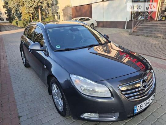 Opel Insignia sports tourer 2011г. в рассрочку