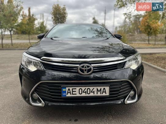 Toyota Camry 2017р. у розстрочку