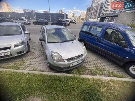 Ford Fiesta                          2006г. в рассрочку