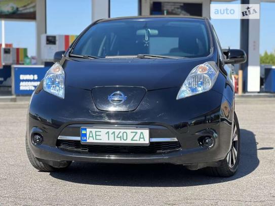 Nissan Leaf 2013г. в рассрочку