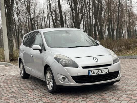 Renault Megane scenic 2010р. у розстрочку