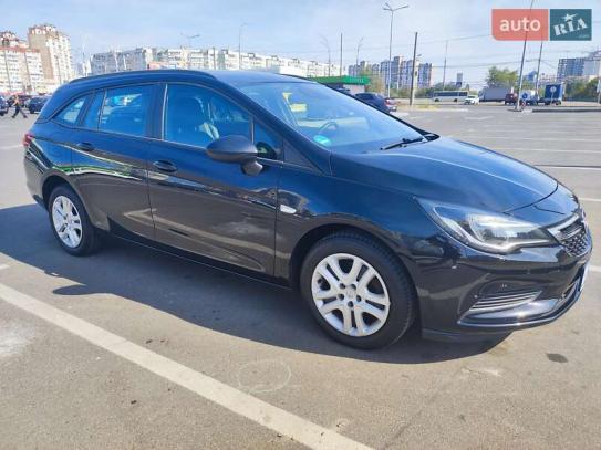 Opel Astra 2018р. у розстрочку