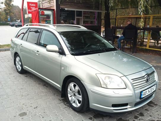 Toyota Avensis 2006г. в рассрочку