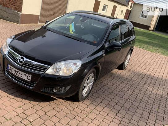 Opel Astra 2010г. в рассрочку