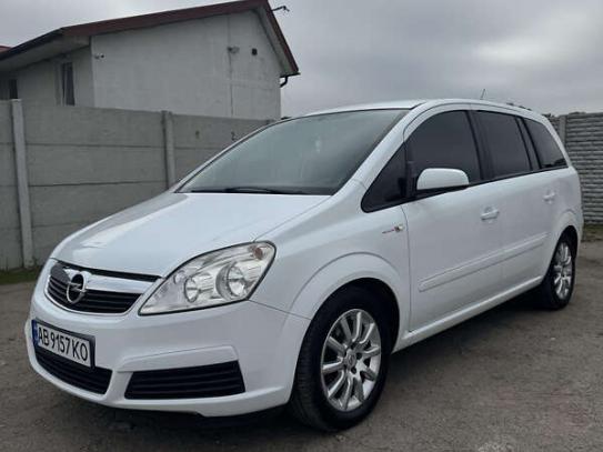 Opel Zafira 2007г. в рассрочку