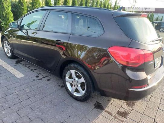 Opel Astra 2013г. в рассрочку