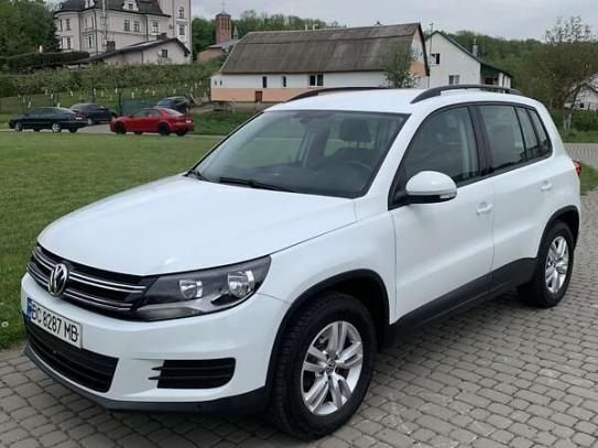 Volkswagen Tiguan
                          2015г. в рассрочку