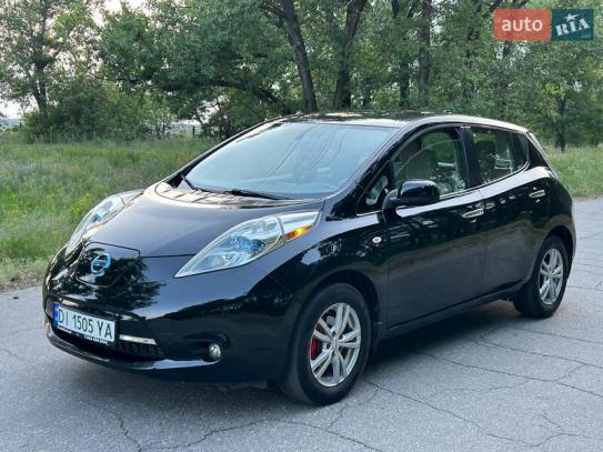 Nissan Leaf                            2011г. в рассрочку
