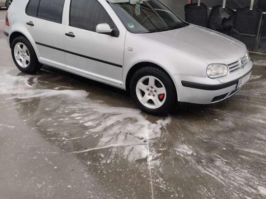 Volkswagen Golf                            2001г. в рассрочку