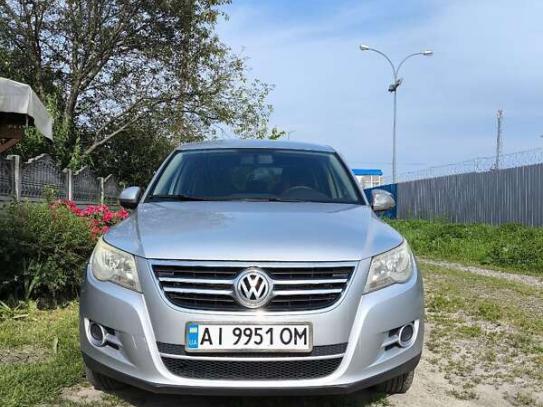 Volkswagen Tiguan                          2010г. в рассрочку