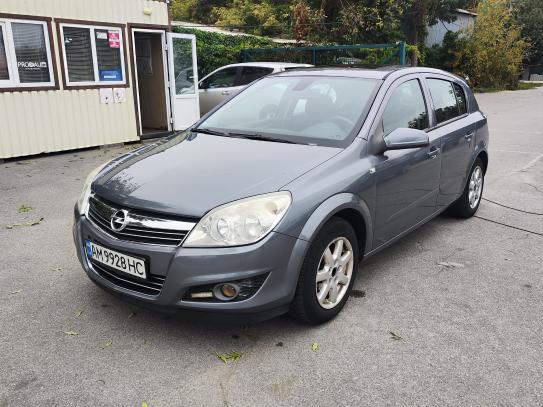 Opel Astra 2007г. в рассрочку