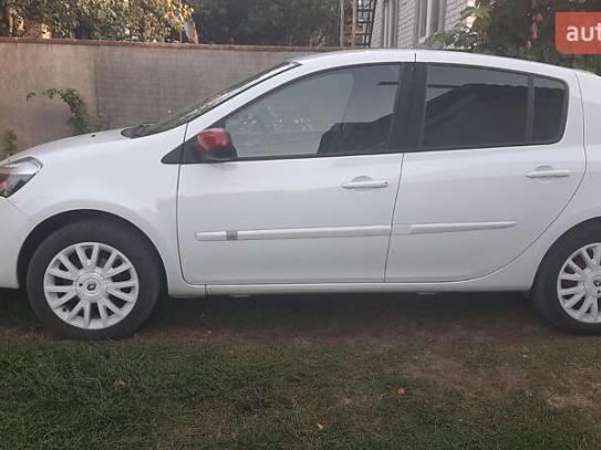 Renault Clio                            2010г. в рассрочку