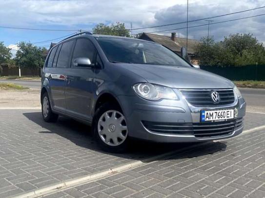 Volkswagen Touran 2009г. в рассрочку