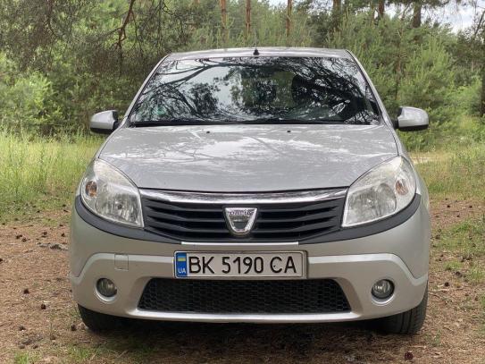 Dacia Sandero                         2012г. в рассрочку