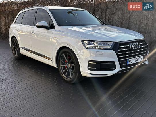 Audi Q7
                              2015г. в рассрочку